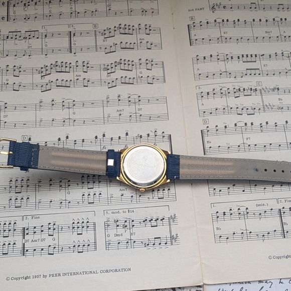 Vintage Roland Bellini Gold and Blue Watch - Picture 2 of 10